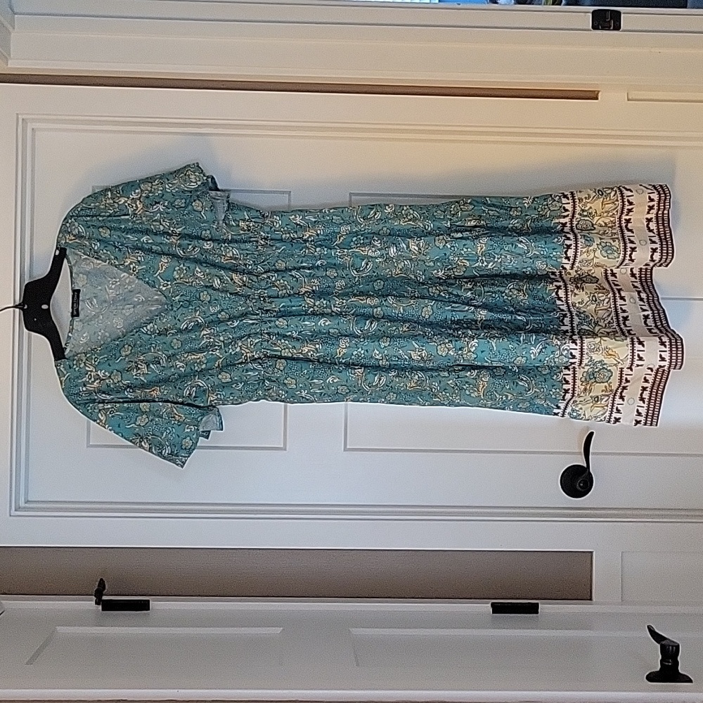 Simple Flavor, women's dress, size large. Boho, light weight
